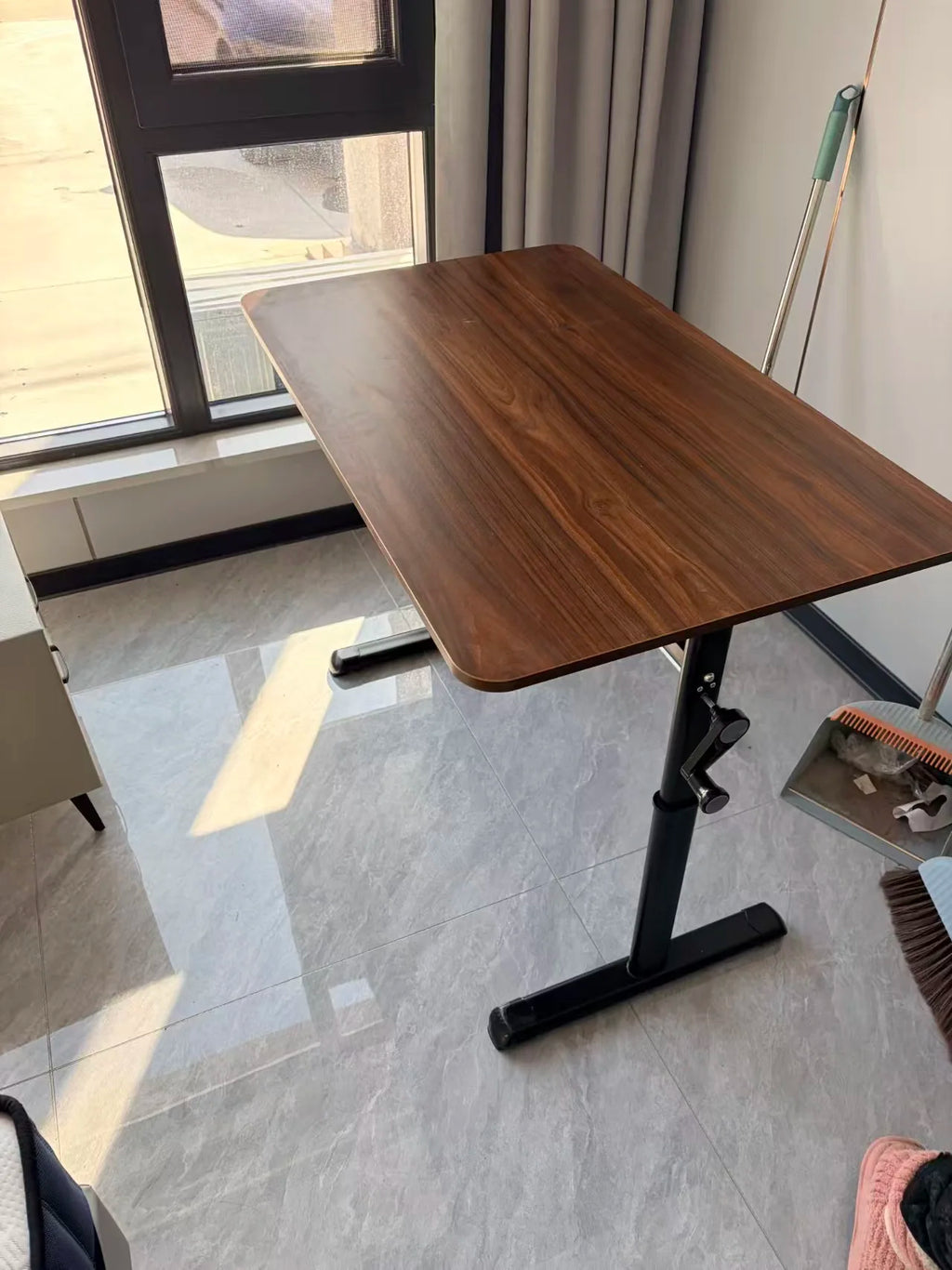 Modern Simple Adjustable Height Computer Desk Ergonomic Study Table for Home Office Durable Writing Desk Furniture
