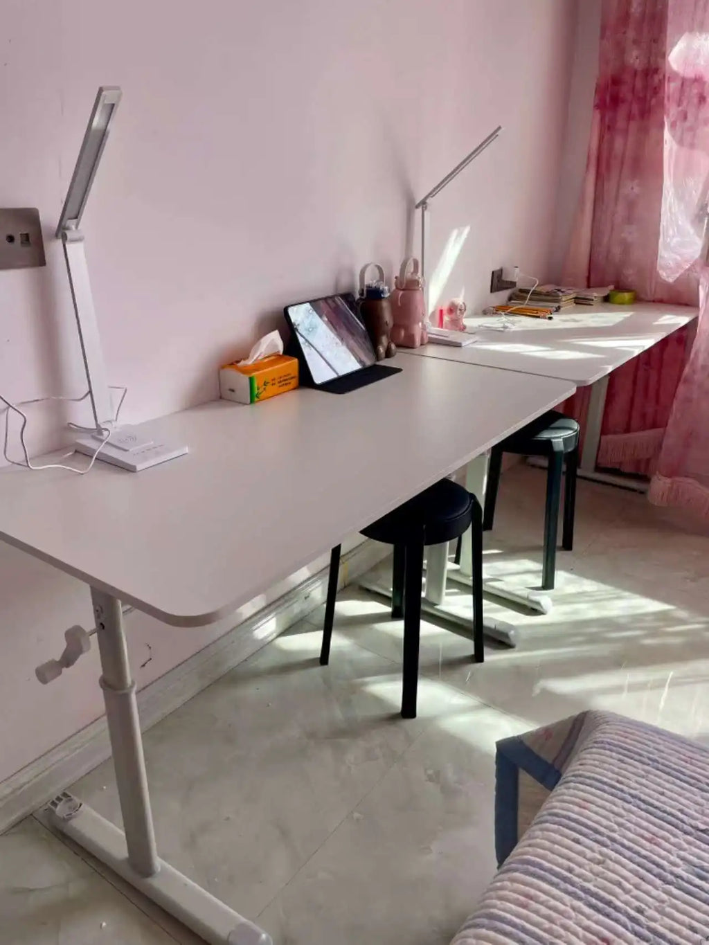 Hand Crank Adjustable Height Desk Computer Desk & Office  Ergonomic Study Table Home Office Writing Gaming Desk for Kids Adults