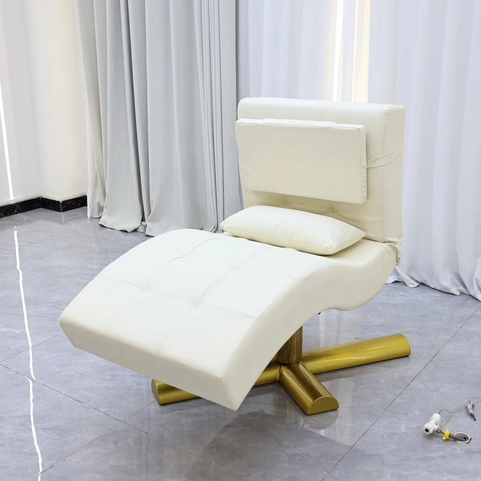 Electric reclining beauty bed, adjustable height beauty bed, suitable for hydrotherapy, salon, tattoo, therapy, home use